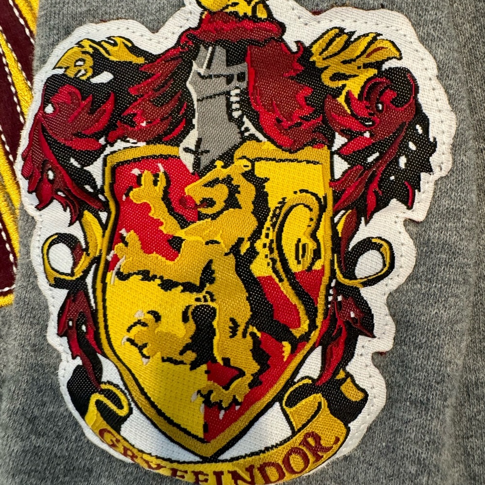 Gryffindor Sweatshirt - Picture 3 of 5